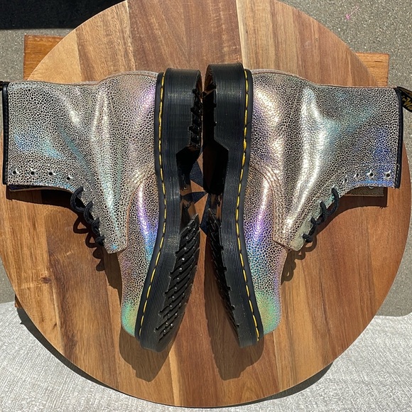 Dr. Martens Women’s 1460 Rainbow Ray Suede Lace Up Boots Size 9 - Picture 6 of 11